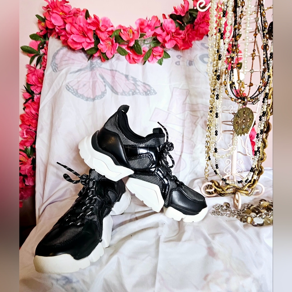 Zara Leather Black and White Athletic Sneakers with Mesh Design